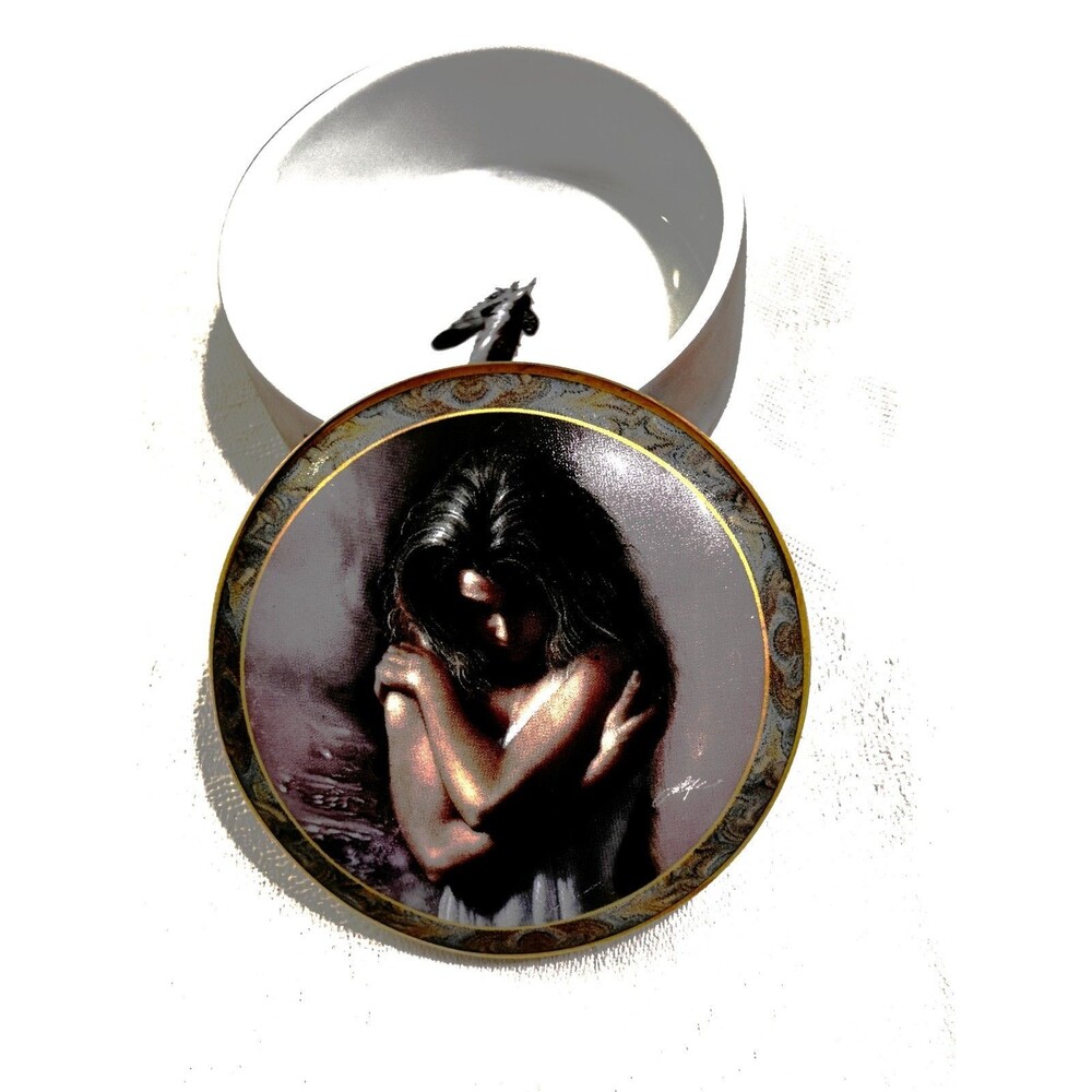 Quiet Time Music Box by Lee Bogle Native American Beauty 1998 Y2K See Video